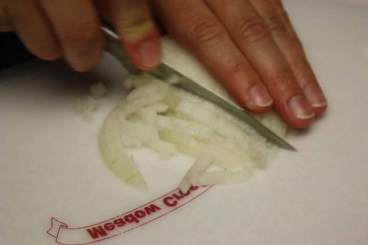 Cutting Onion